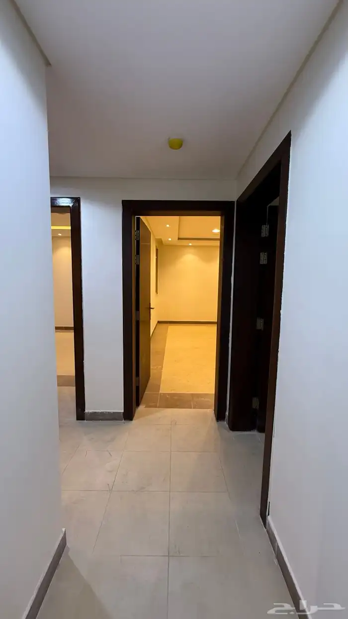 شقة 6 غرف للإيجار في كمباوند بحي الملقا 21