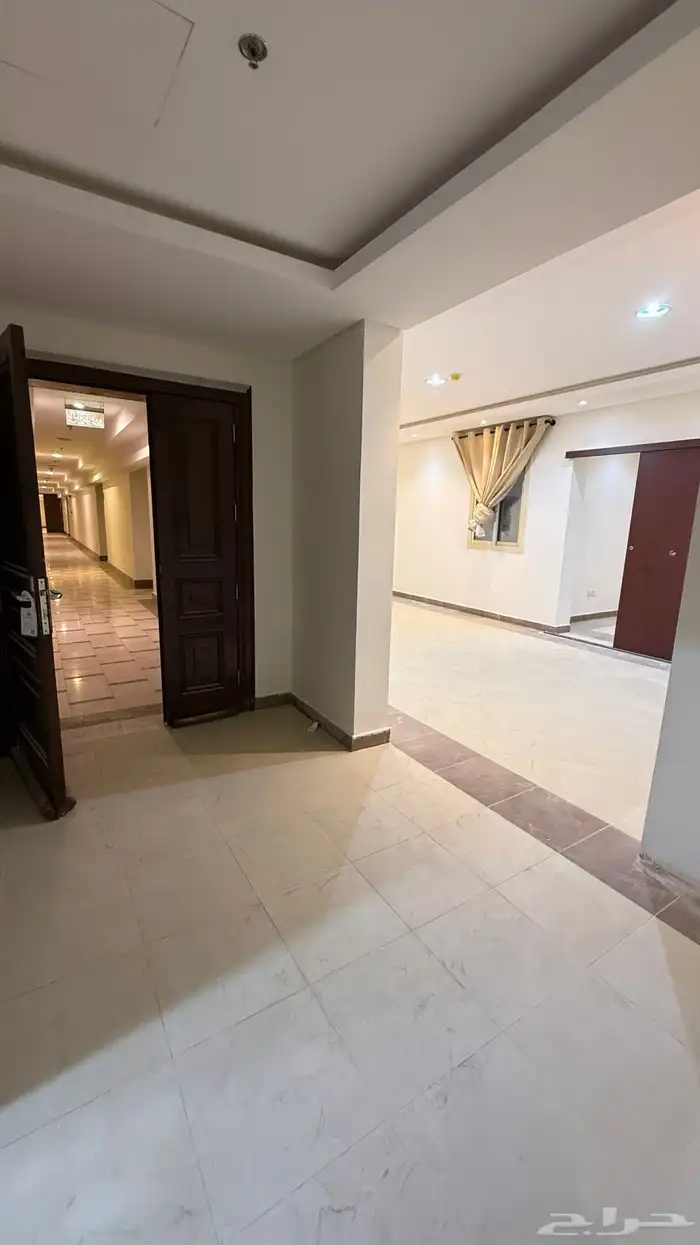 شقة 6 غرف للإيجار في كمباوند بحي الملقا 20