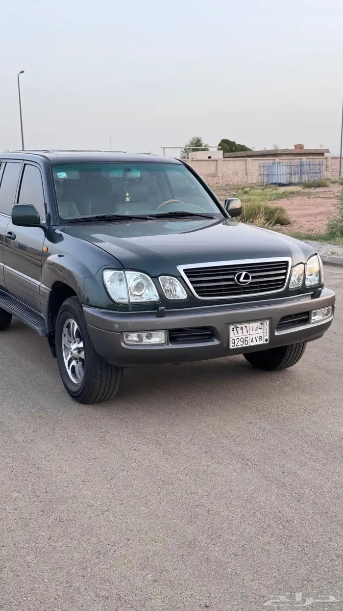 جيب لكزس موديل 2000 سعودي 1