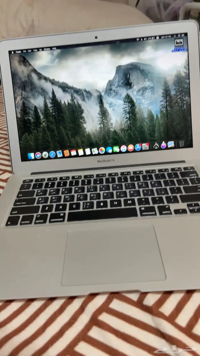 للبيع لابتوب MacBook نضيف 5