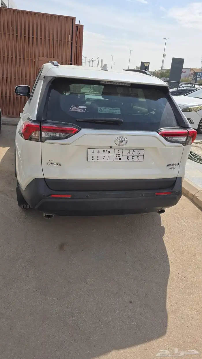 تويوتا راف فور 9