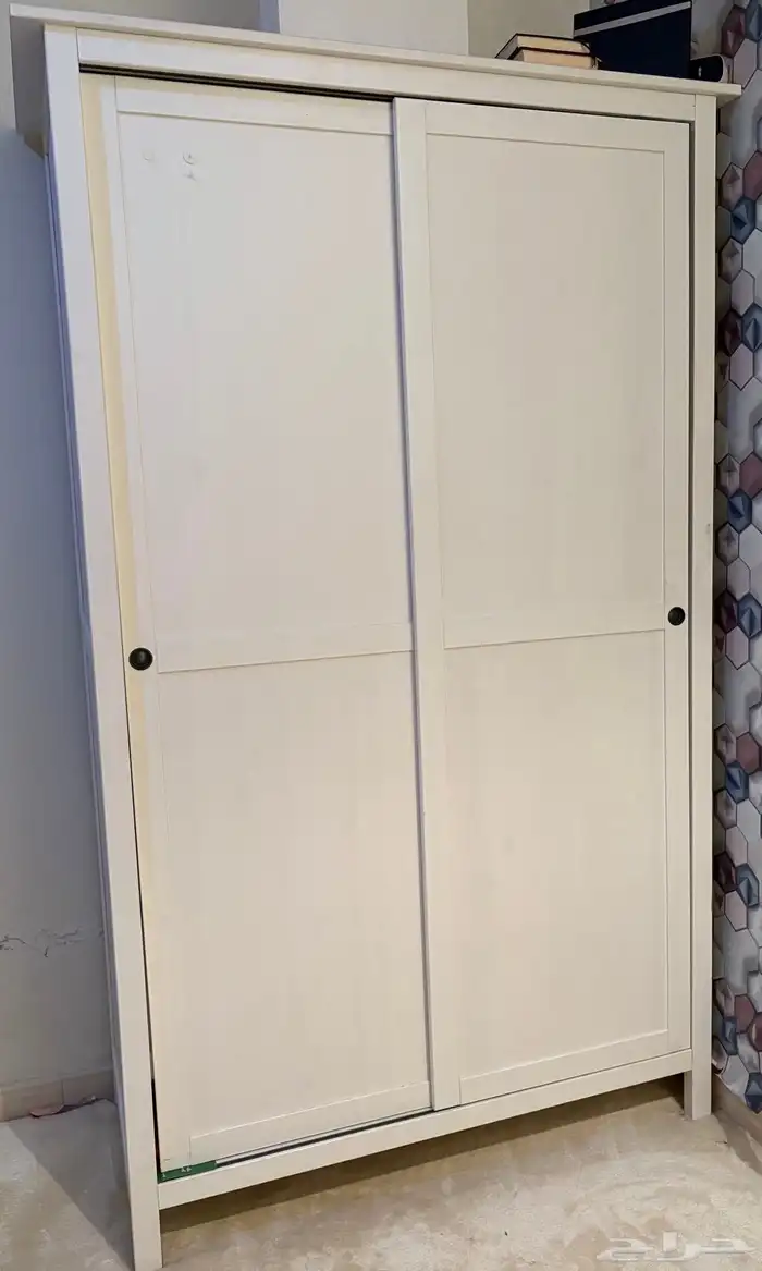 دولاب إيكيا مستعمل نظيف   وواسع جد ا من الداخل 0