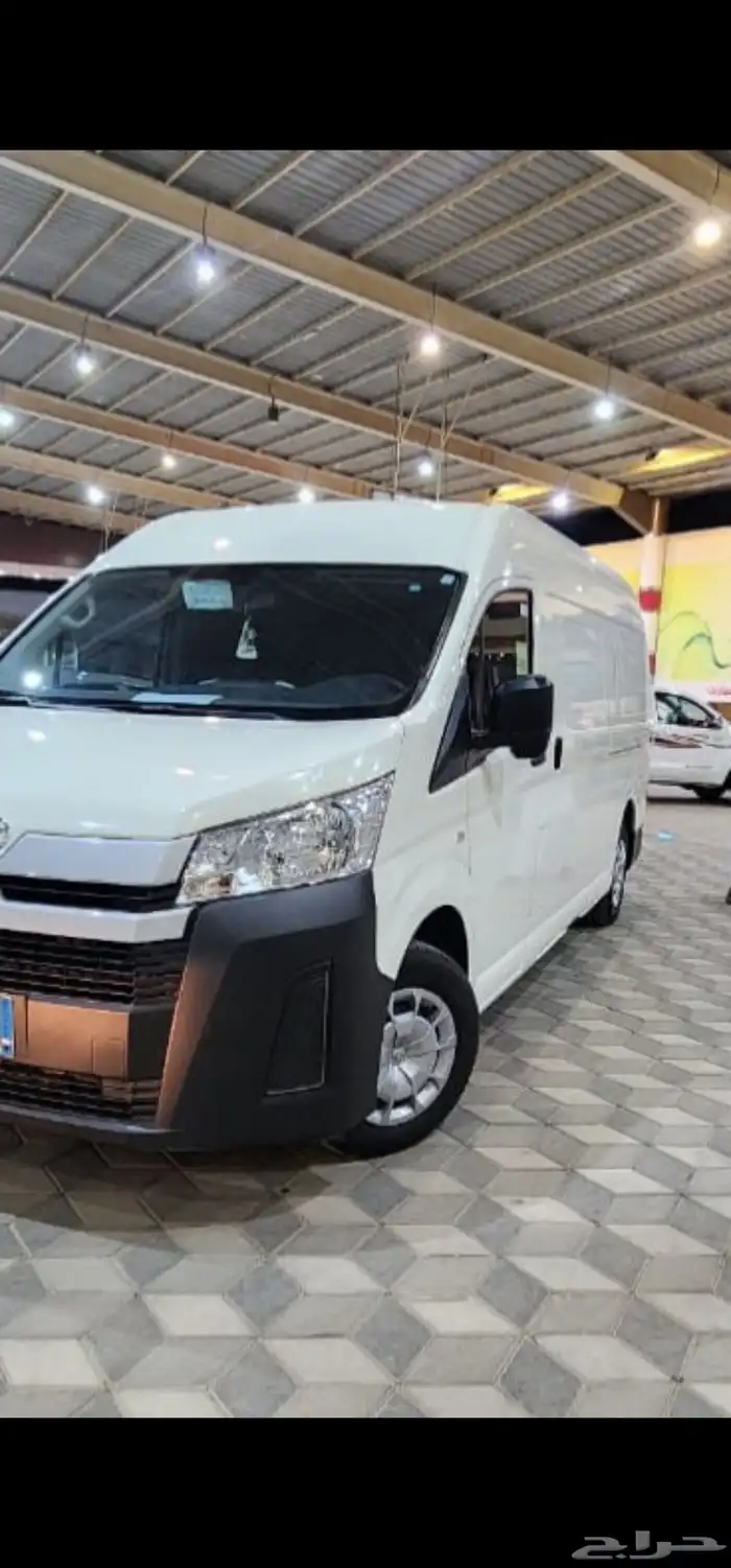 باص تايوتا هايس فان بضائع سقف عالي 2025 3