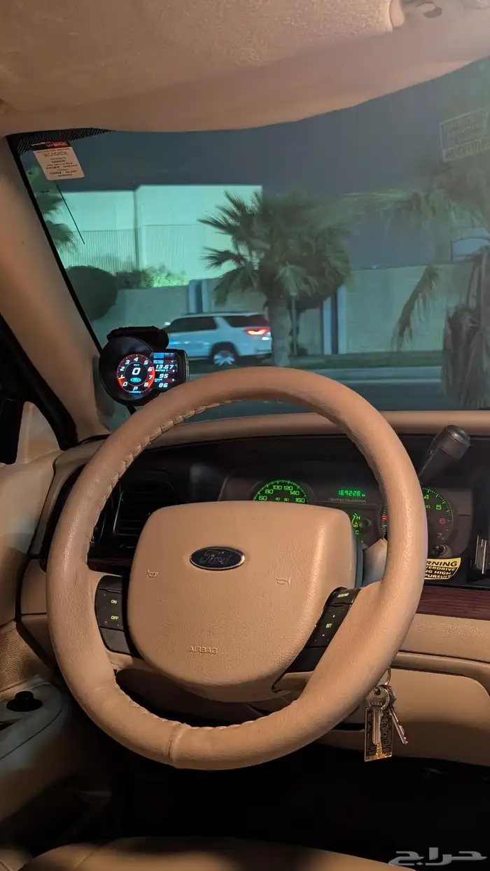 فكتوريا 2012 بوليسي للبيع 3