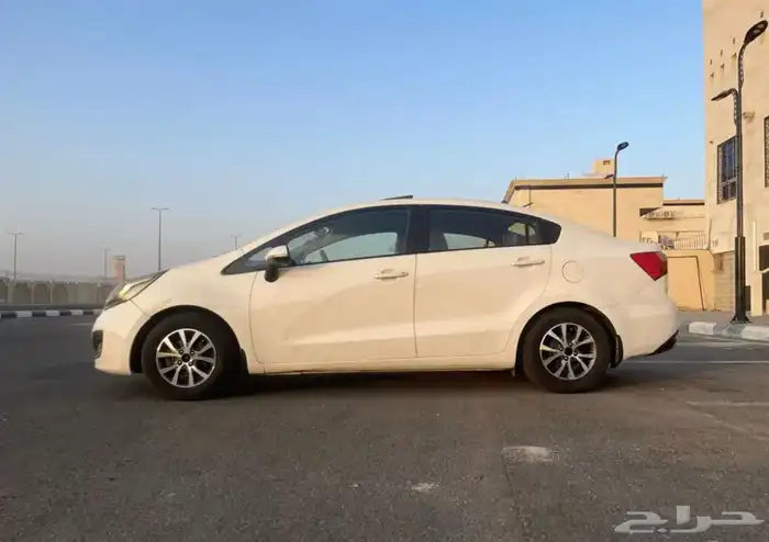 كيا ريو 2015 فل كامل نظيفة جدا  للبيع 8