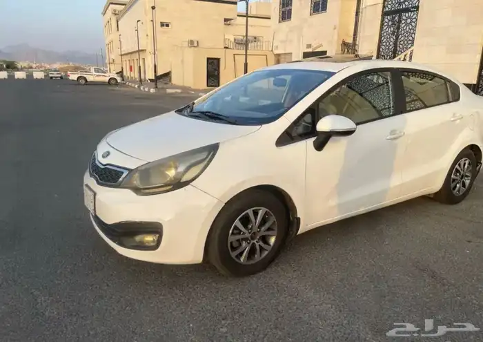 كيا ريو 2015 فل كامل نظيفة جدا  للبيع 7
