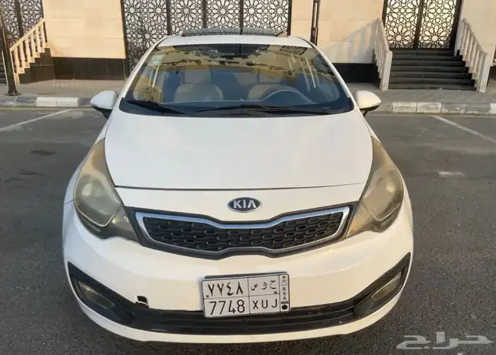 كيا ريو 2015 فل كامل نظيفة جدا  للبيع 9