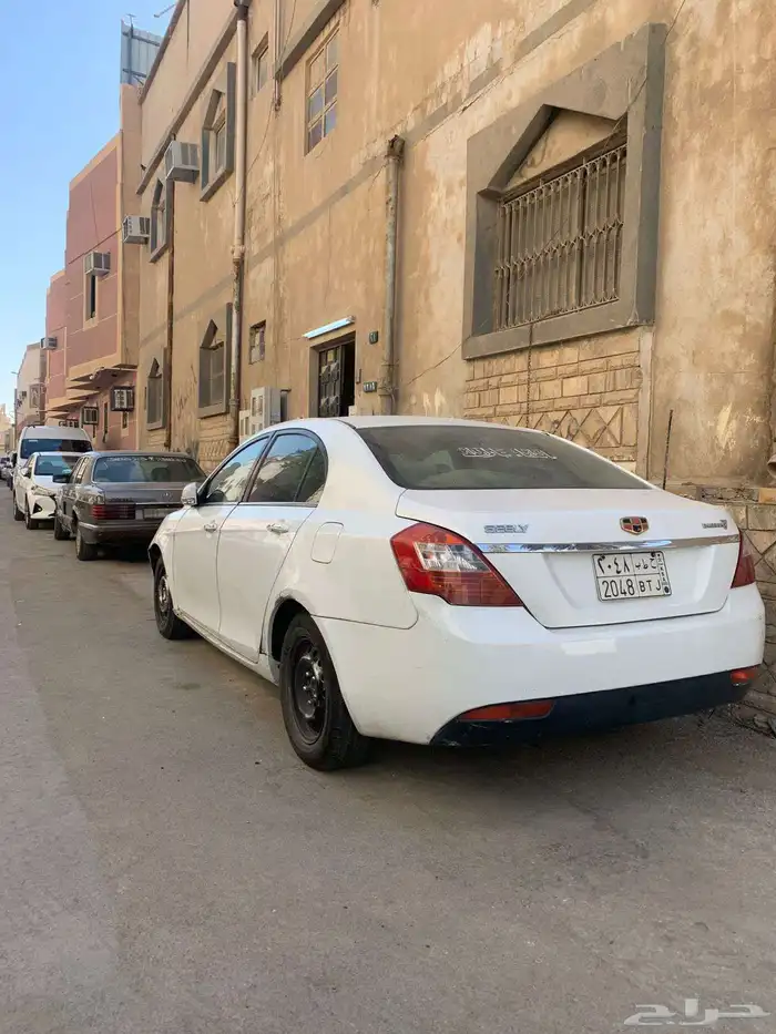 سياره للبيع جيلي امجراند 7 موديل 2015 السياره نص فل القير او 0