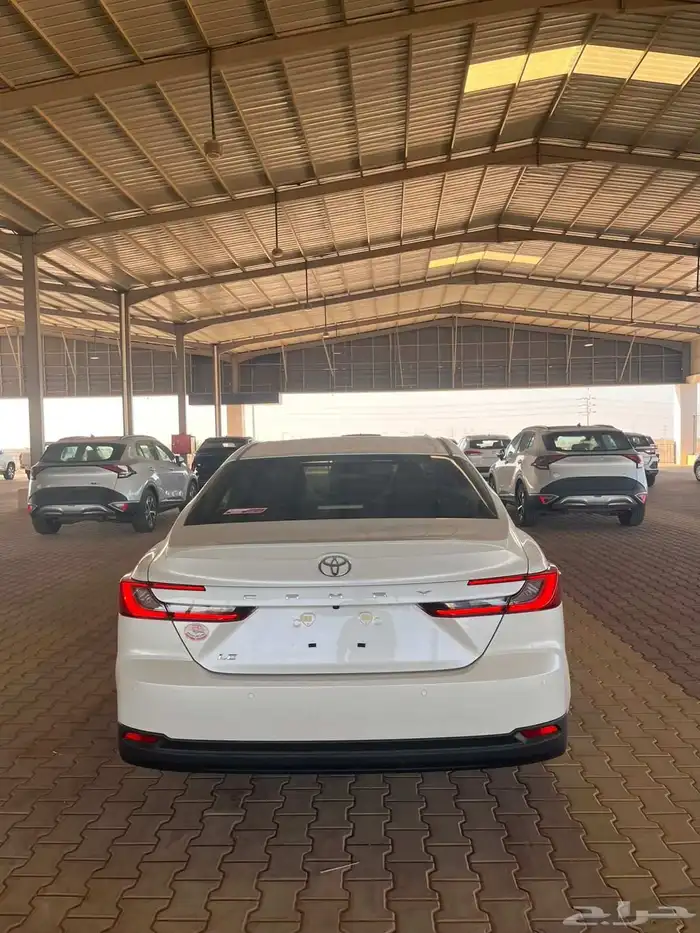 تويوتا كامري Le بنزين 3