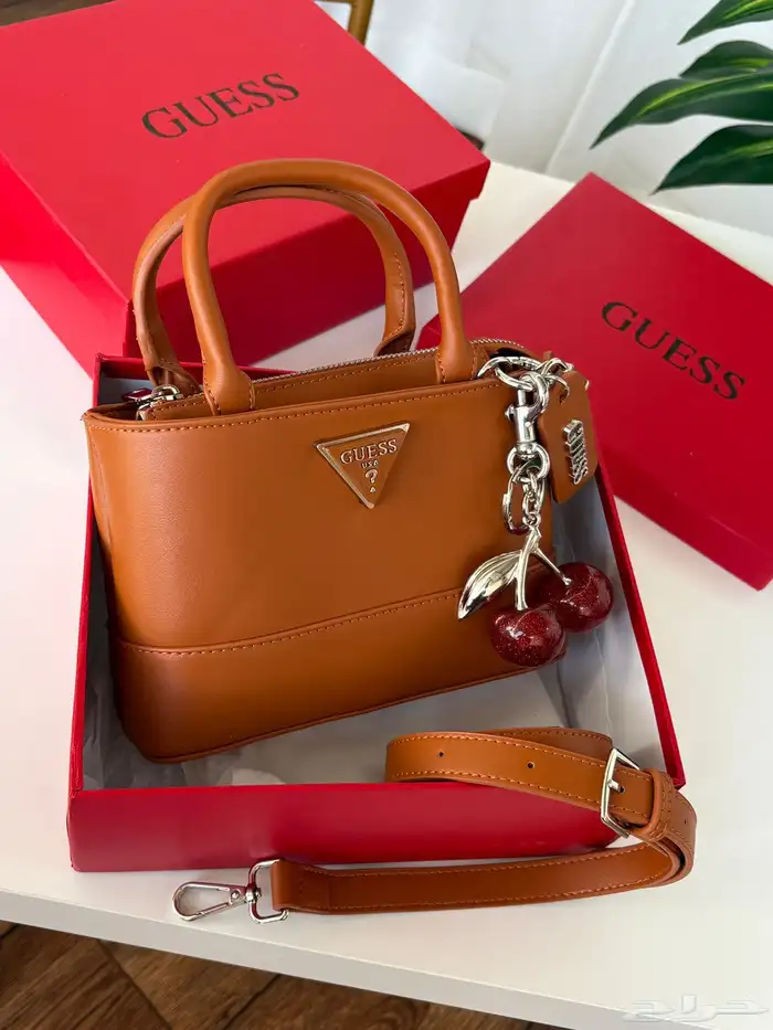 شنط ماركات مختلفه درجه اولى وهاي كوليتي عرض نهاية السنه 6