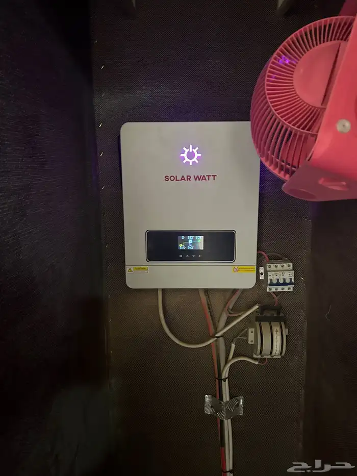كرفان عرعر شبه جديدة فيها طاقات شمسية محول 6000 5