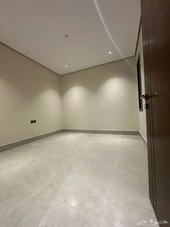 شقق دور ارضى وعلوى للبيع بحى الاخضر 5