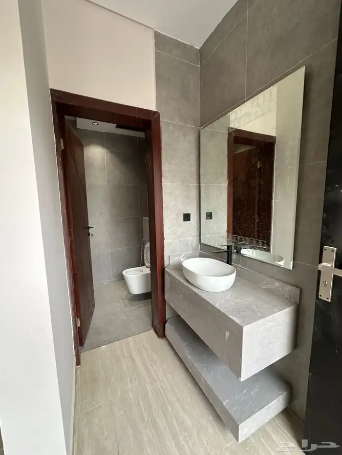 بنت هاوس فاخر للبيع بحي بدر 11