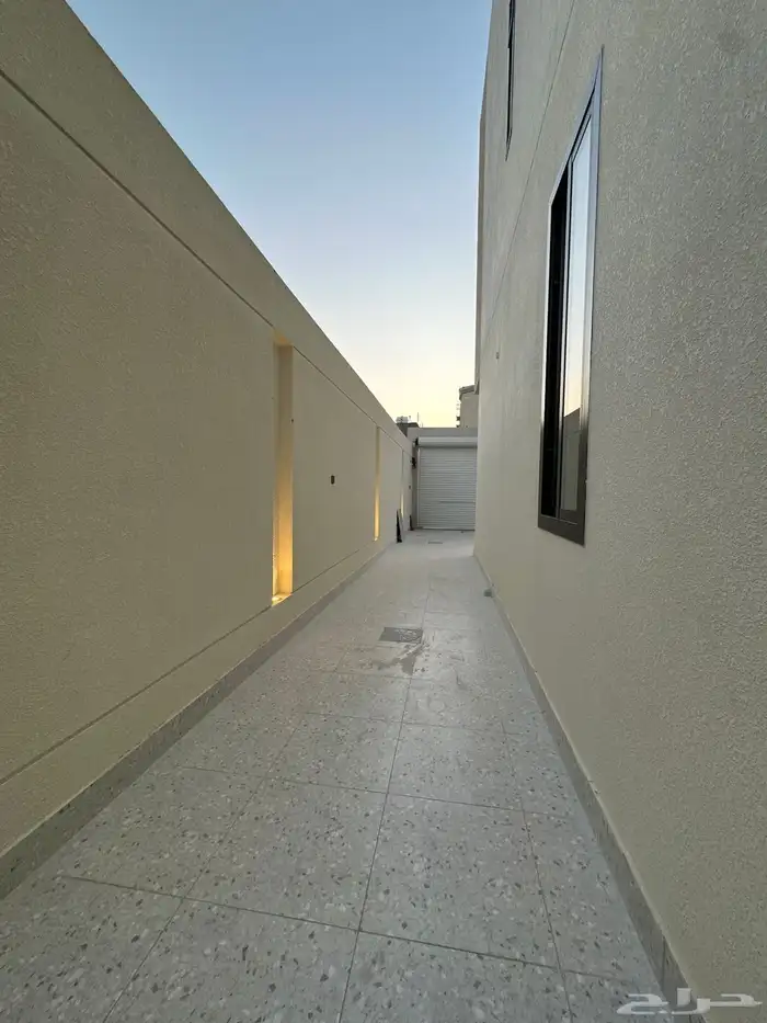 شقق دور ارضى وعلوى للبيع بحى الاخضر 11