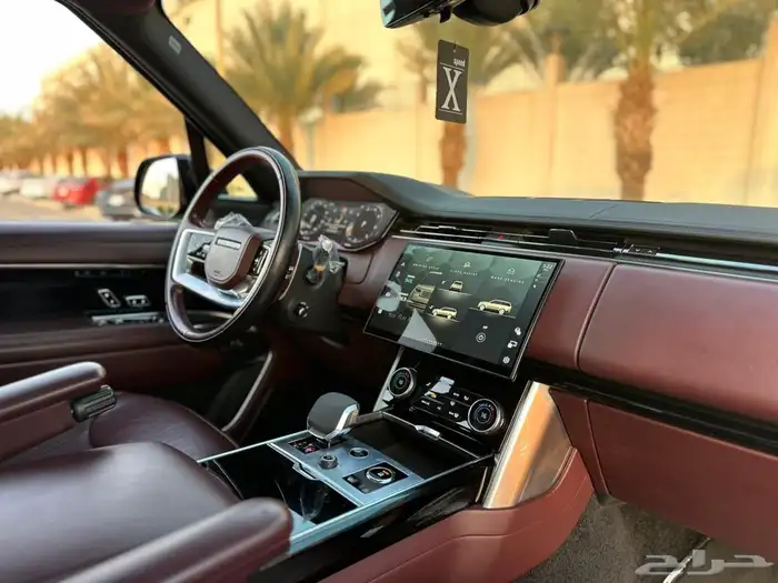 رنج روفر HSE 2023 ناغي على الضمان 21