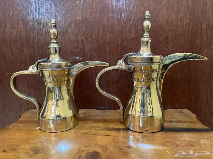 دلتين قريشيات قديمة واصلية ونظيفه جدا 0