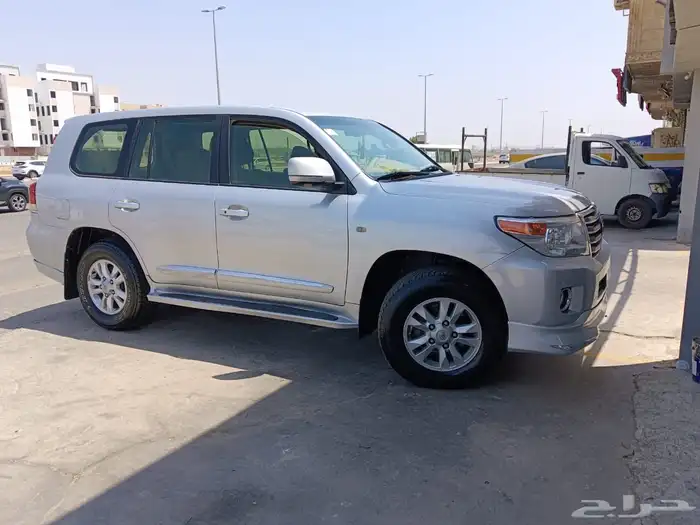 صالون لاندكروزر 4