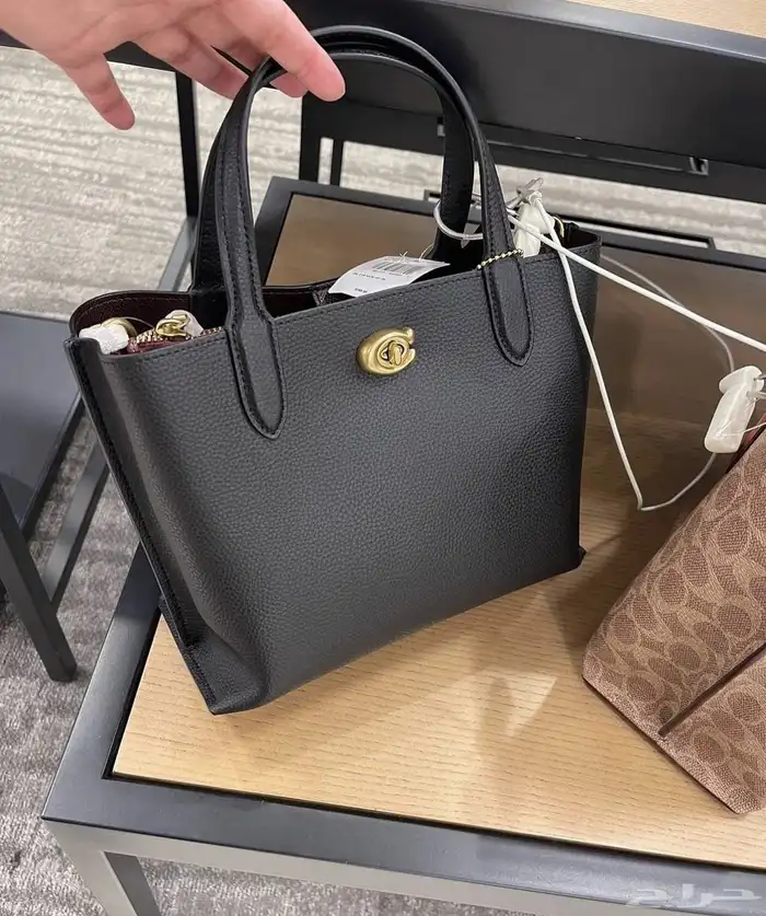 شنط ماركات مختلفه درجه اولى وهاي كوليتي عرض نهاية السنه 20