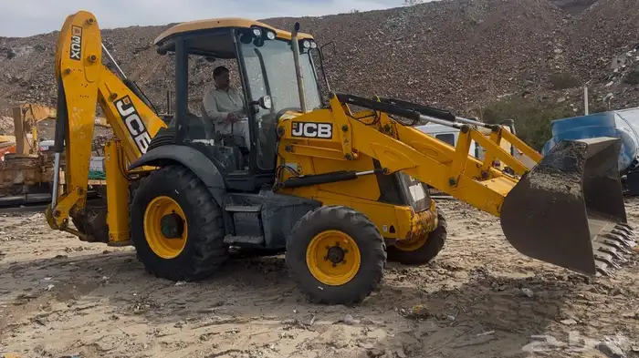 للبيع عرجاء جي سي بي 2015 بريطاني JCB 0