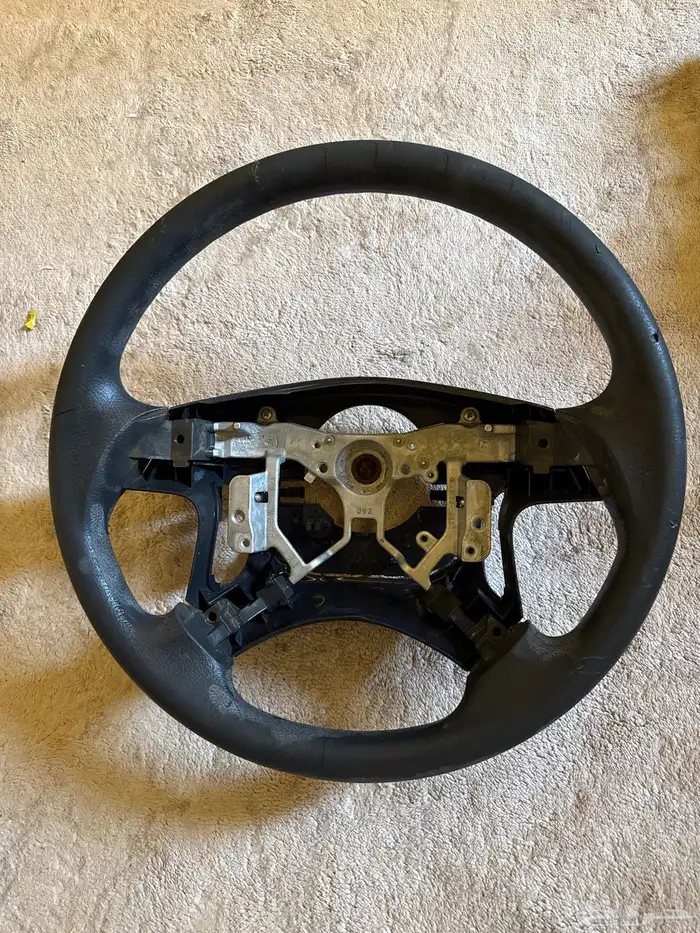 شمعات كامري 2010 2011اصلي وكالة مستعملة ويوجد وطارة أيضا 4