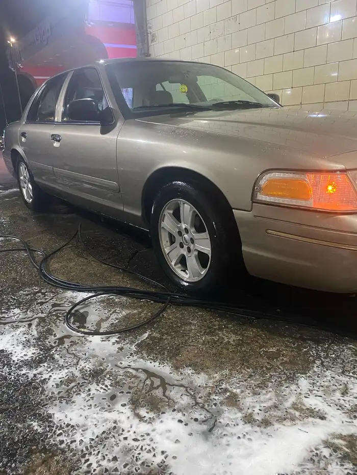 فورد كراون فكتوريا موديل 2005 للبيع 11