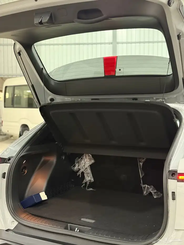 هونداي كونا 2025 فليت ( بنزين ) العداد 12 الف فقط 7