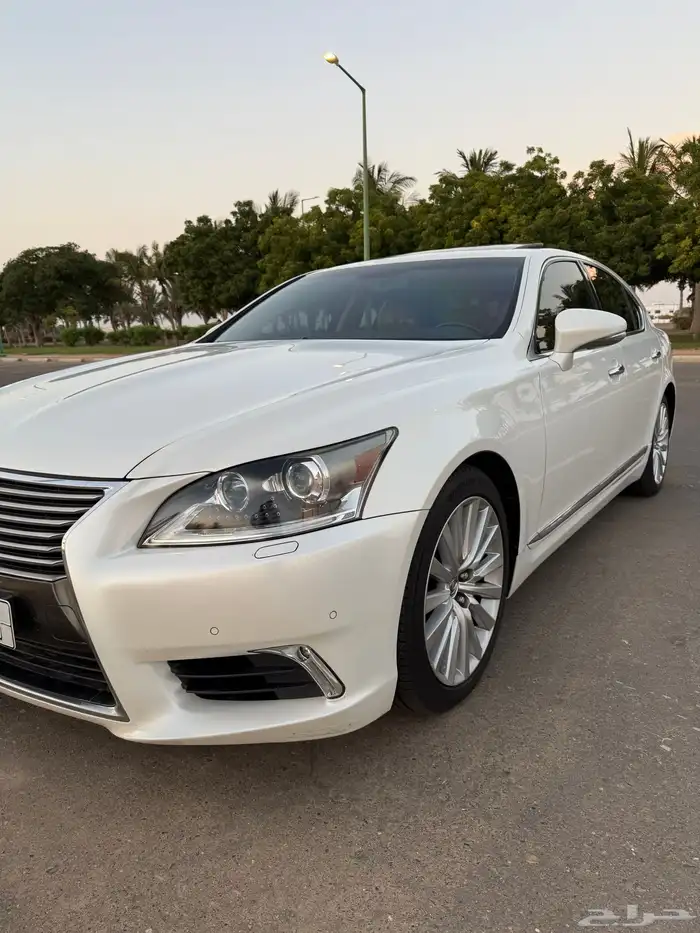 لكزس LS 460 ( مخزن ) 1