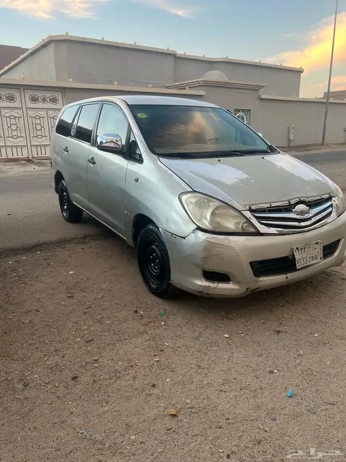 تويوتا انوفا 2010 مستعملة للبيع 2