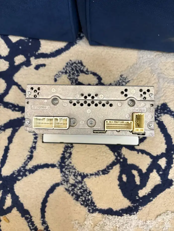 مسجل يارس كورلا 2014 وفوق راديو بلوتوث سيدي CD  AUX  USB 2