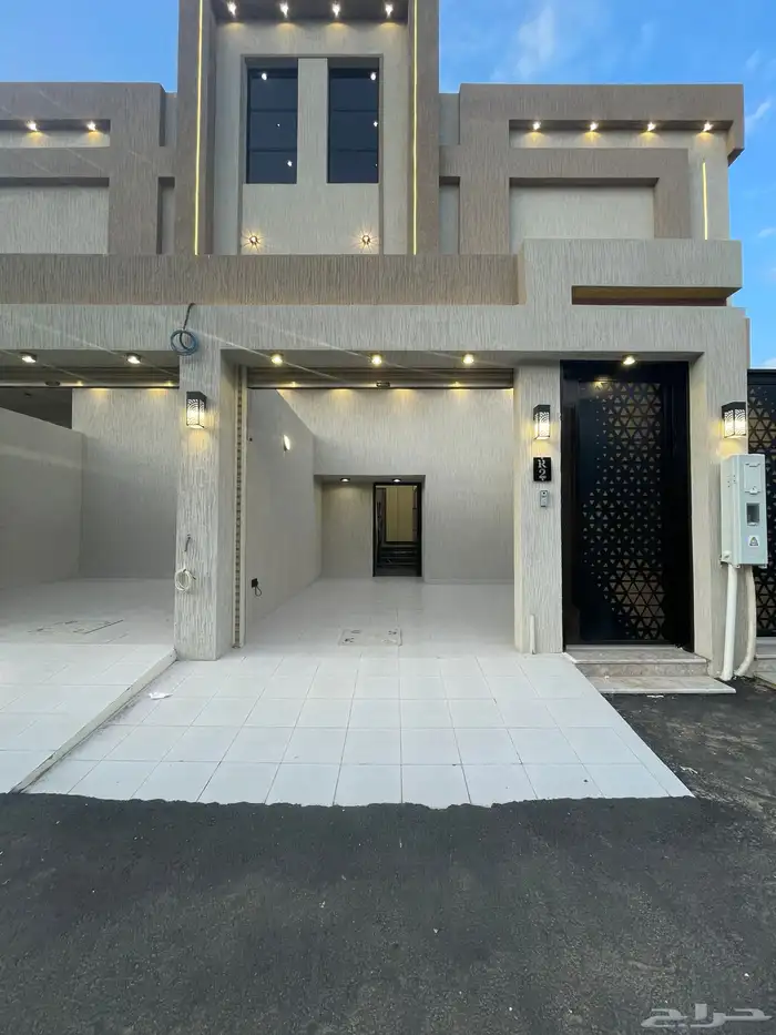 للبيع ارواف ارضيه وعلويه تشطيب فندقي ابها المحاله 30