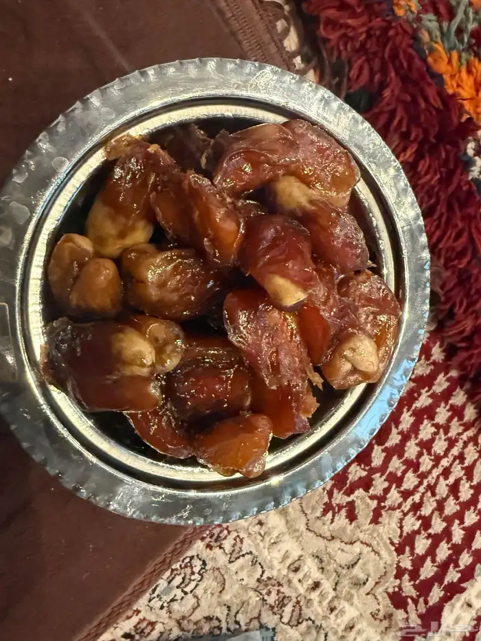 تمر خلاص وصقعي القصيم للبيع 2