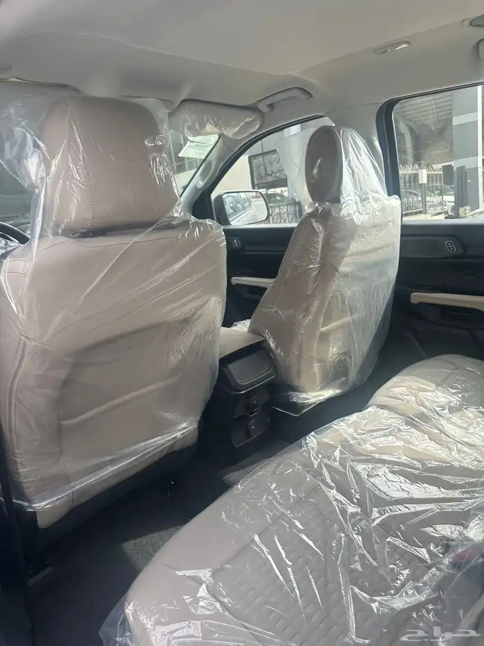 فورد إيفريست XLS استندر دبل 2025 فضي اسود ابيض 15