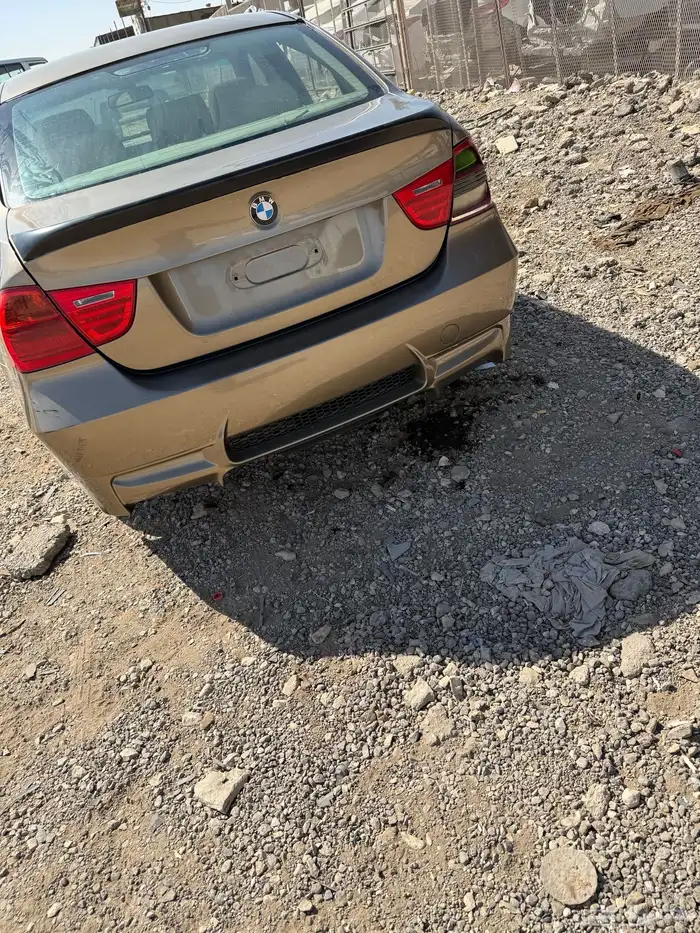 بي ام حجم 320 مديل 2007 تشليح قطع غيار متوجد لدينا جميع 4