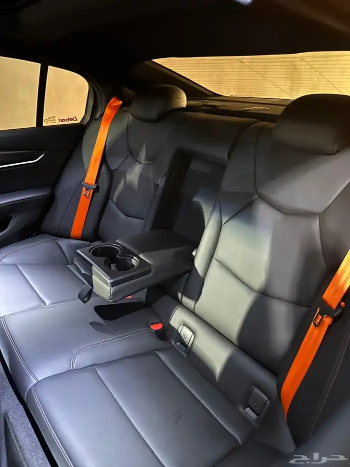 كاديلاك CT5 فئة V 4