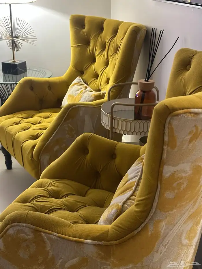 كنب من ميداس جديد استخدام سنتين ومحافظ عليه 4 قطع 4