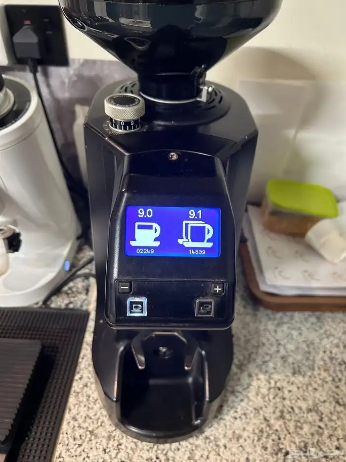 للبيع مطحنة اسبريسو سمانويلي نوفا 1