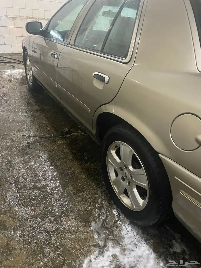 فورد كراون فكتوريا موديل 2005 للبيع 16