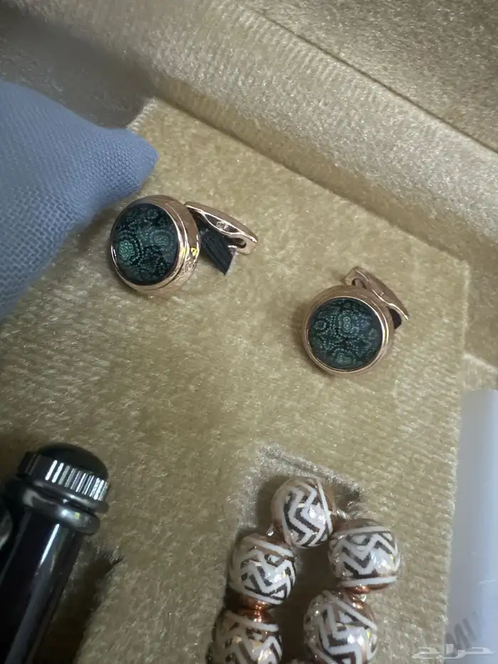 بكج مكون من بشت وغتره وقلم وكبك ومسباح 2