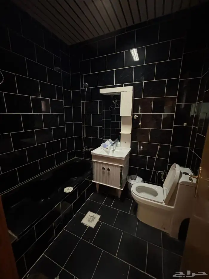 فلة للبيع حي الوادي 15