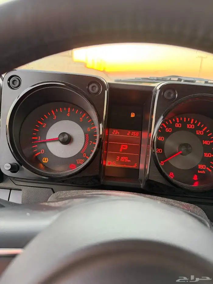 سوزوكي جمني 2026 8