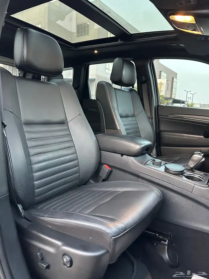 شروكي جراند Sكامل العداد 81 الف فقط 2020(شبه الجديد) 24