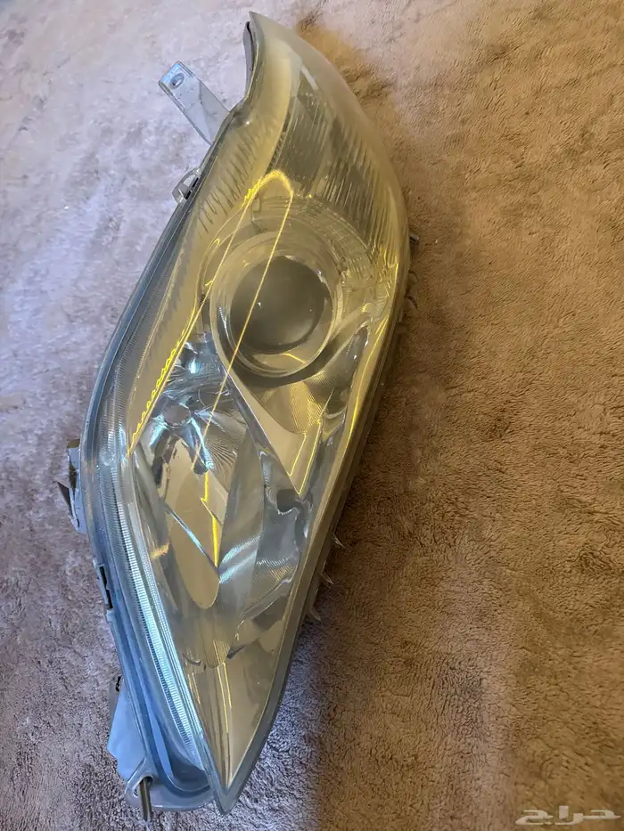 شمعات كامري 2010 2011اصلي وكالة مستعملة ويوجد وطارة أيضا 1