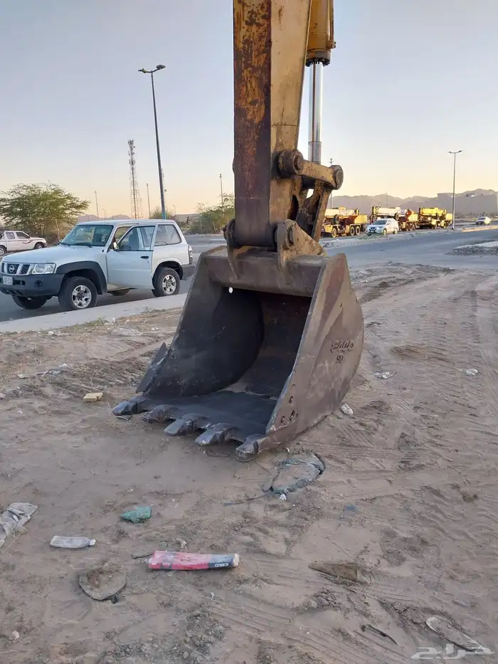 بوكلين كوماتسو مقاس 400 حفار 2