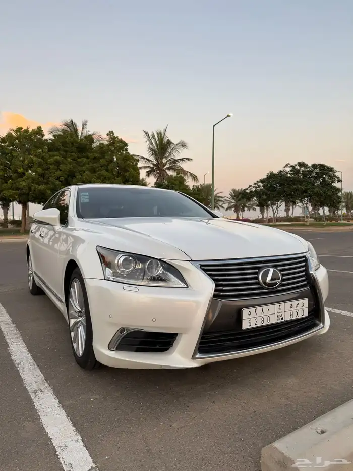 لكزس LS 460 ( مخزن ) 0