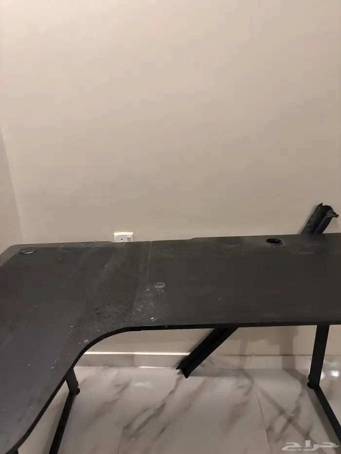 طاولة كمبيوتر 2