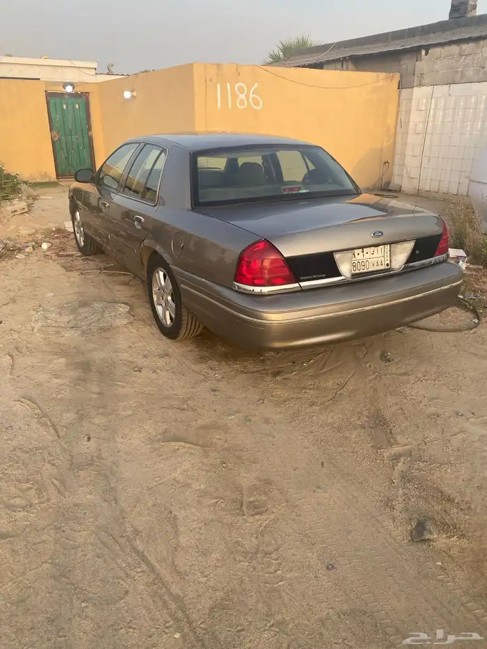 فورد كراون فكتوريا موديل 2005 للبيع 21