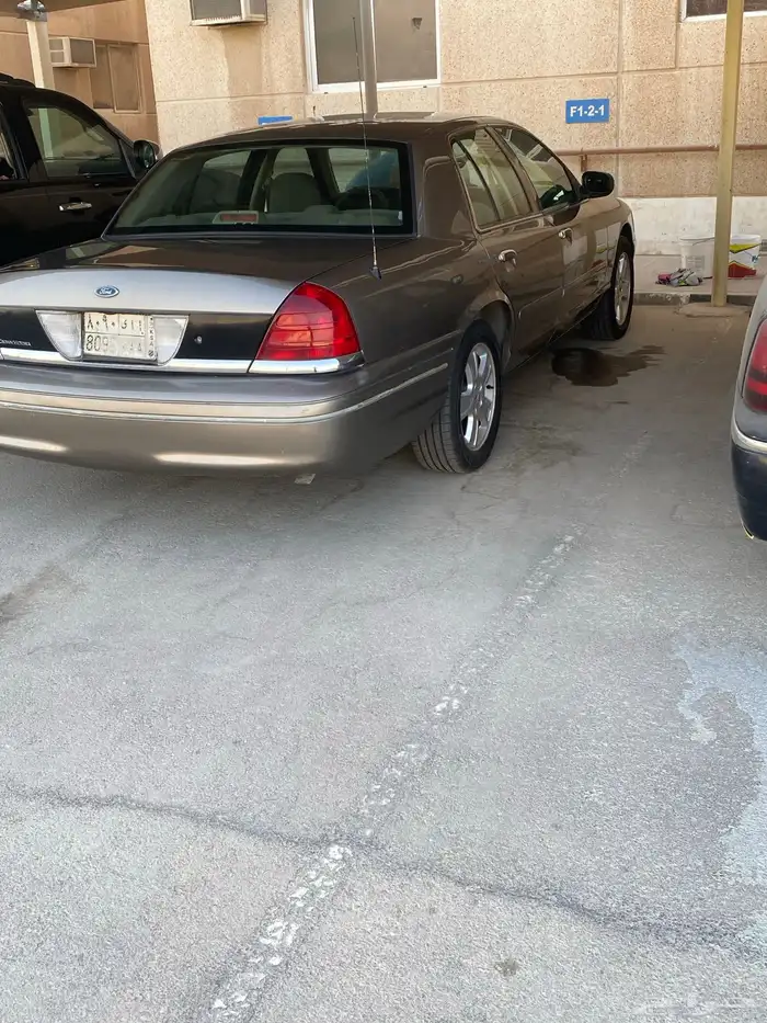 فورد كراون فكتوريا موديل 2005 للبيع 0