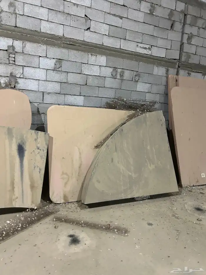 للبيع دواليب خشب للعرض واستندات عرض 9