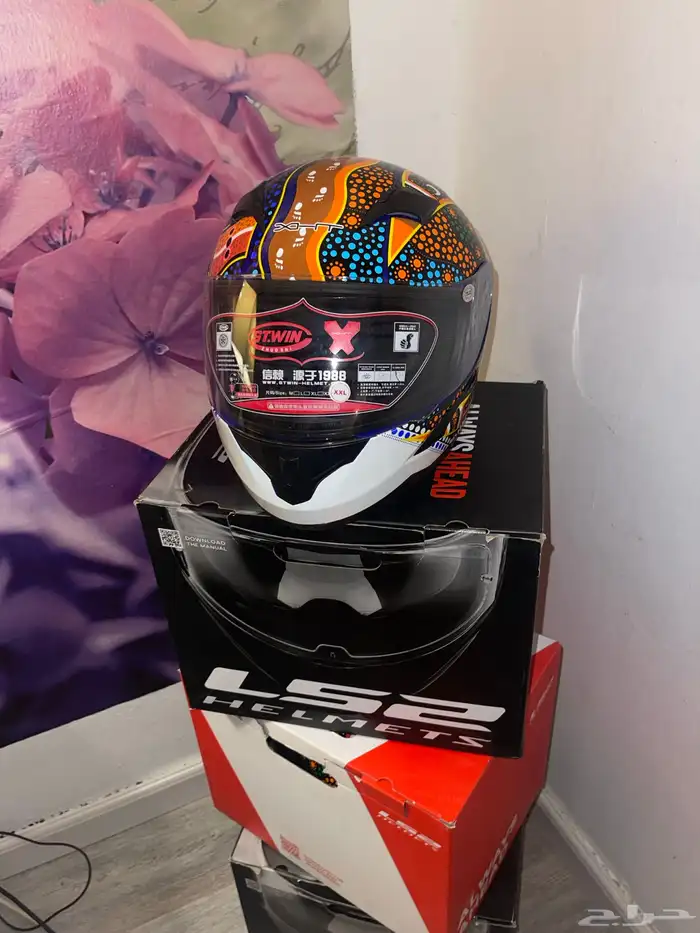 3 خوذ L52 مقاس XXL جديدة 1