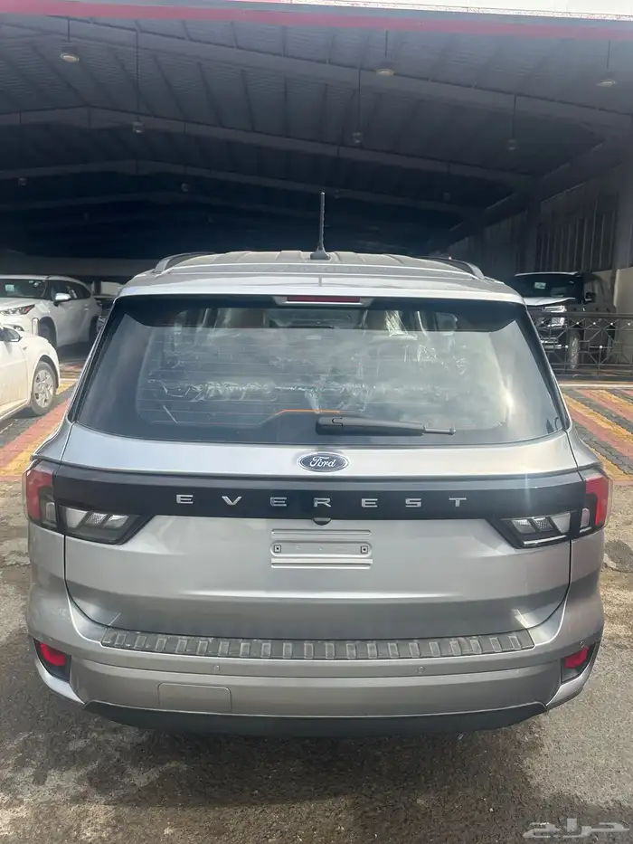 فورد إيفريست XLS استندر دبل 2025 فضي اسود ابيض 5